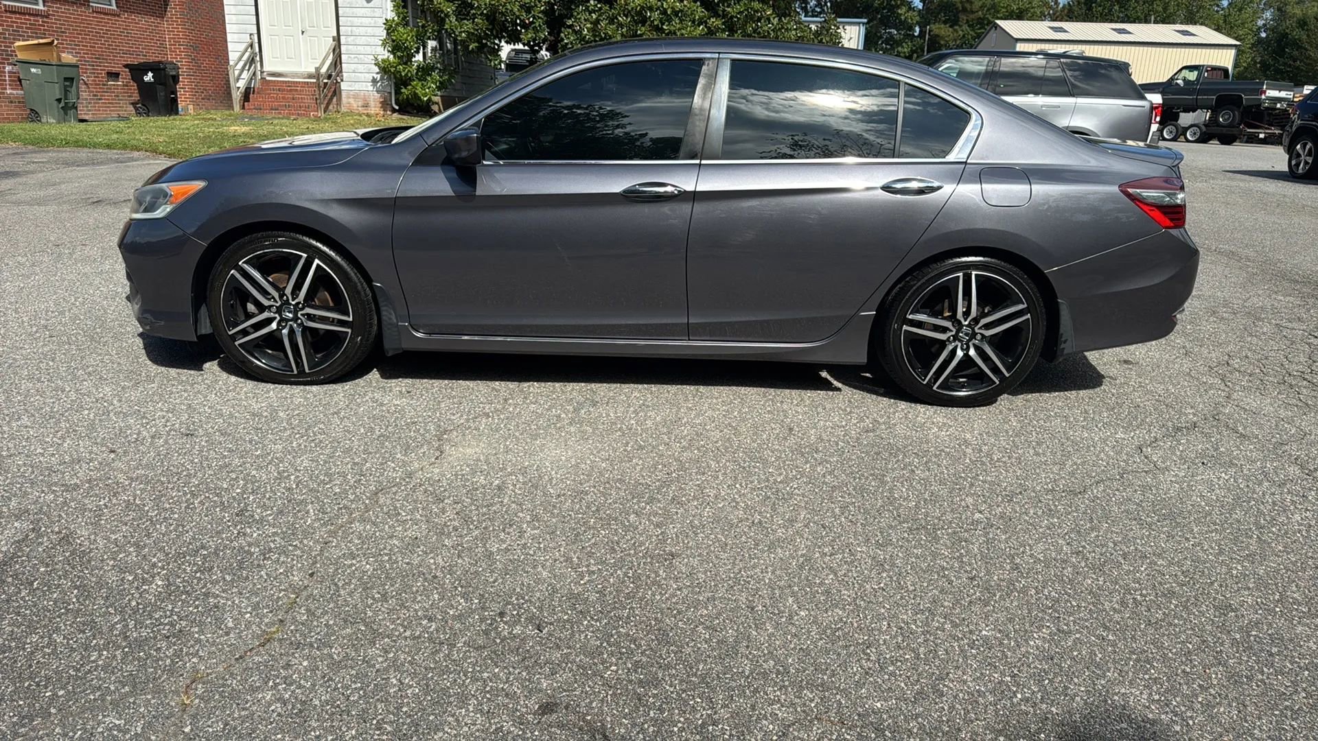 Used 2017 Honda Accord Sport image 8