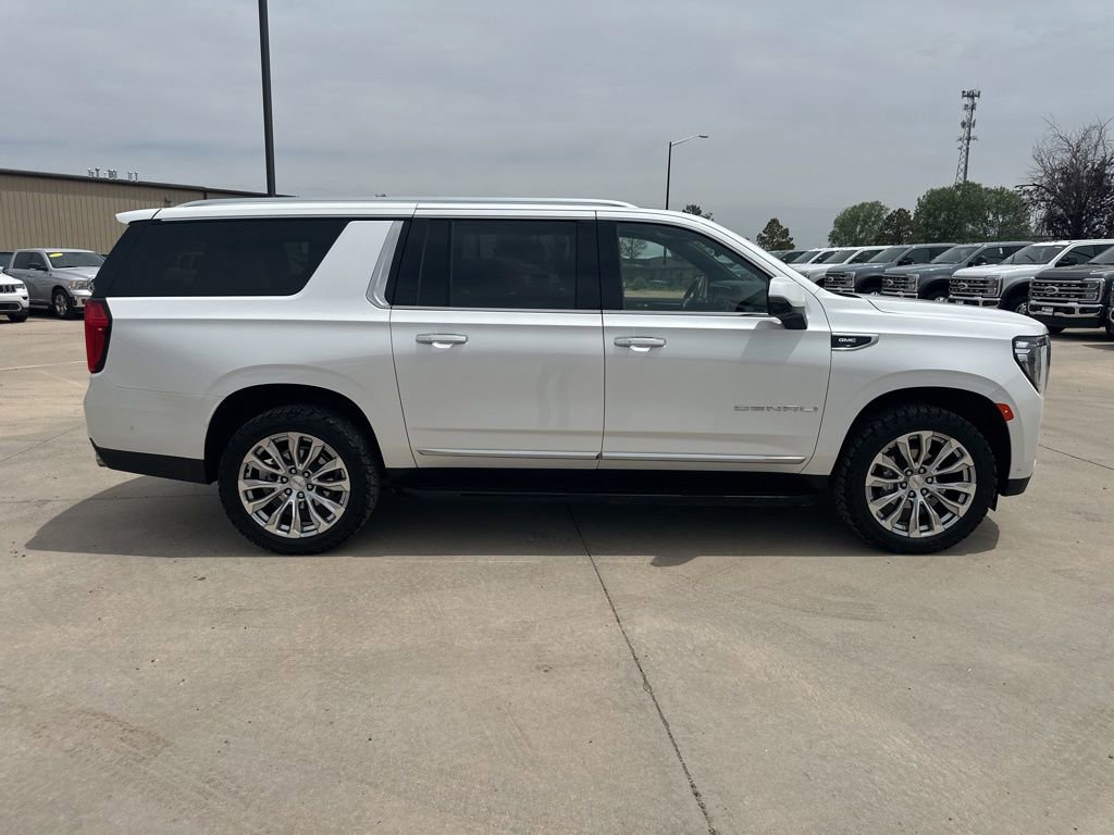 Used 2024 GMC Yukon XL Denali w/ Advanced Technology Package AWD/4WD image 42