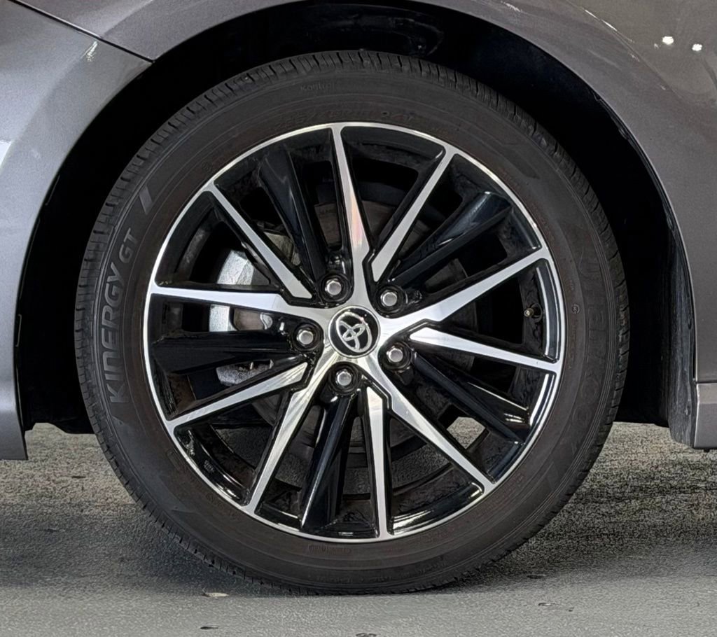 Used 2024 Toyota Camry SE FWD image 9