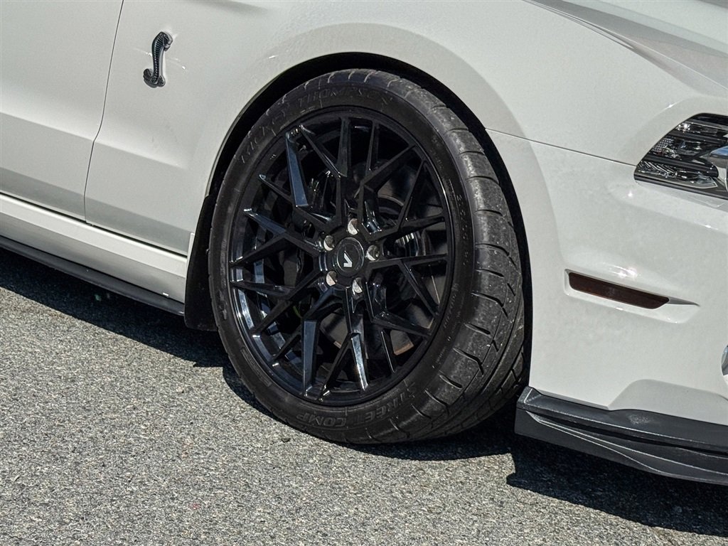 Used 2013 Ford Mustang Shelby GT500 RWD image 31