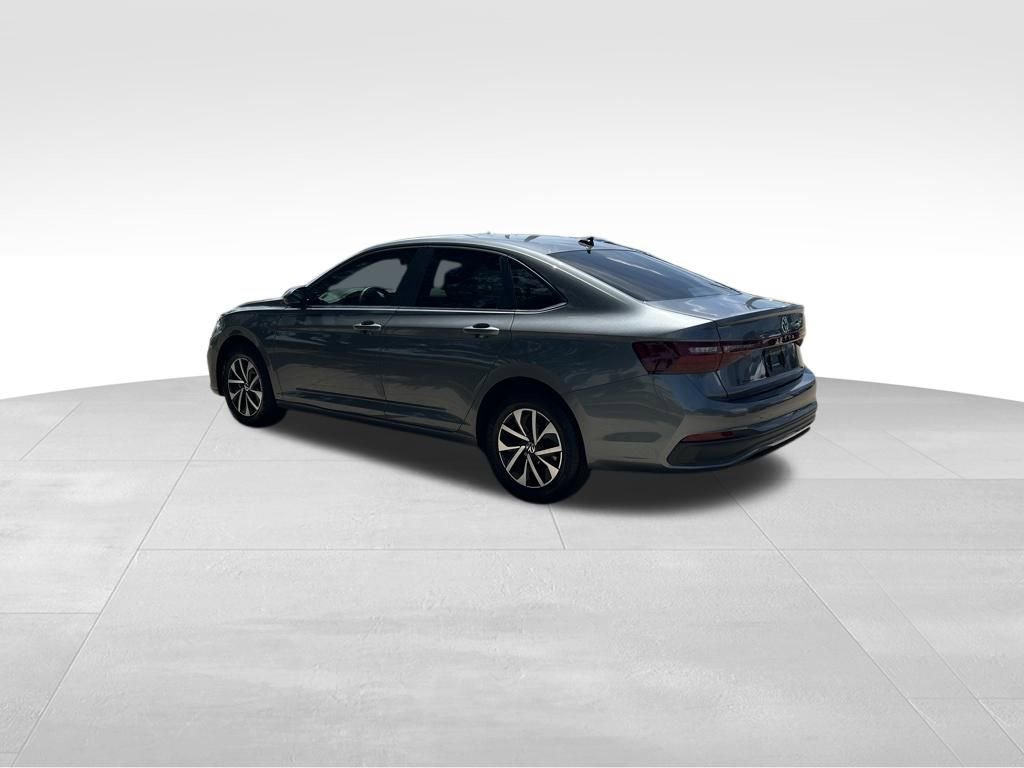 Used 2025 Volkswagen Jetta S image 3