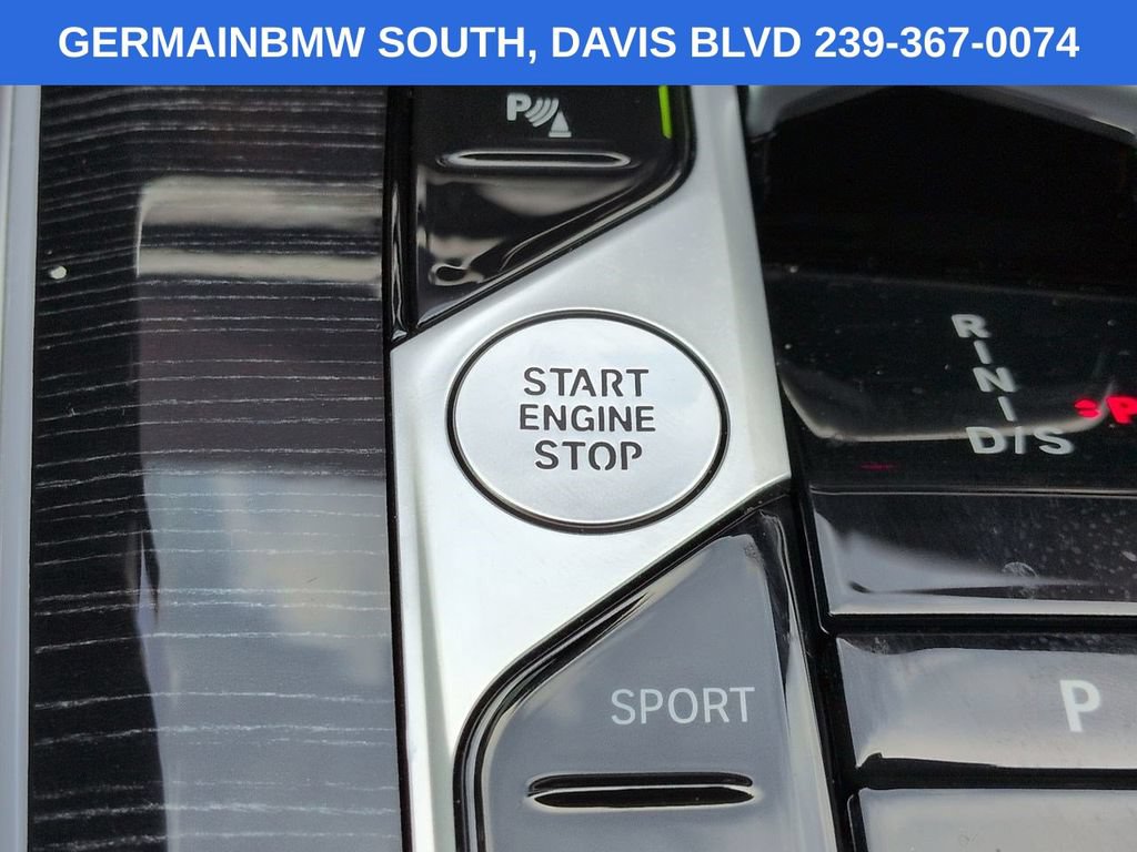Used 2025 BMW X5 xDrive40i w/ M Sport Package AWD/4WD image 32