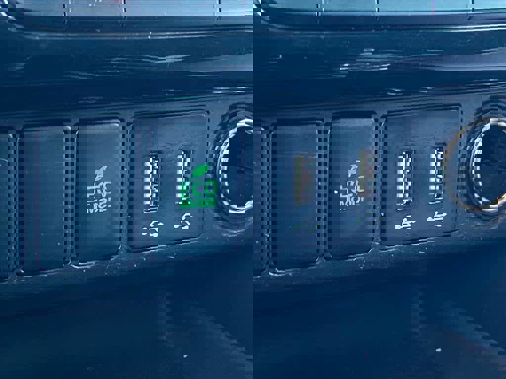 Used 2024 Mitsubishi Eclipse Cross LE image 16