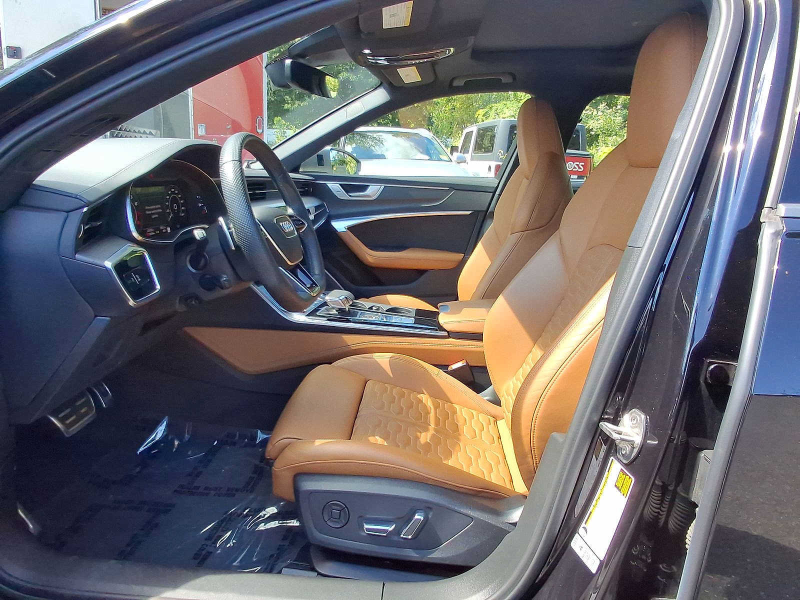 Certified 2024 Audi RS 6 performance AWD/4WD image 17