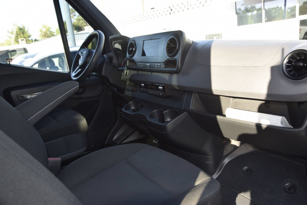 Used 2019 Mercedes-Benz Sprinter 2500 image 11