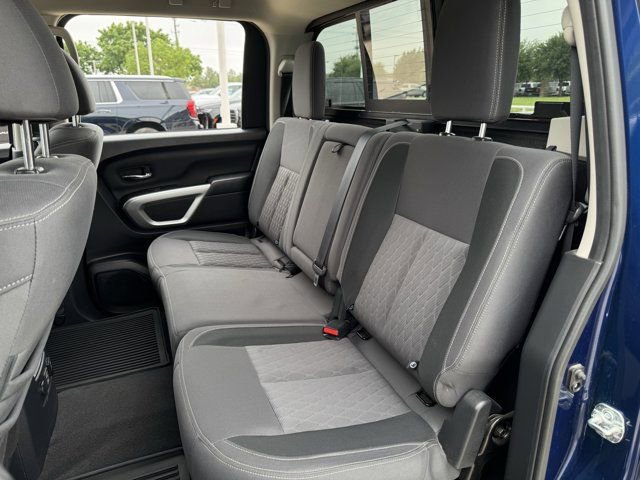 Used 2021 Nissan Titan SV w/ SV Convenience Package AWD/4WD image 14