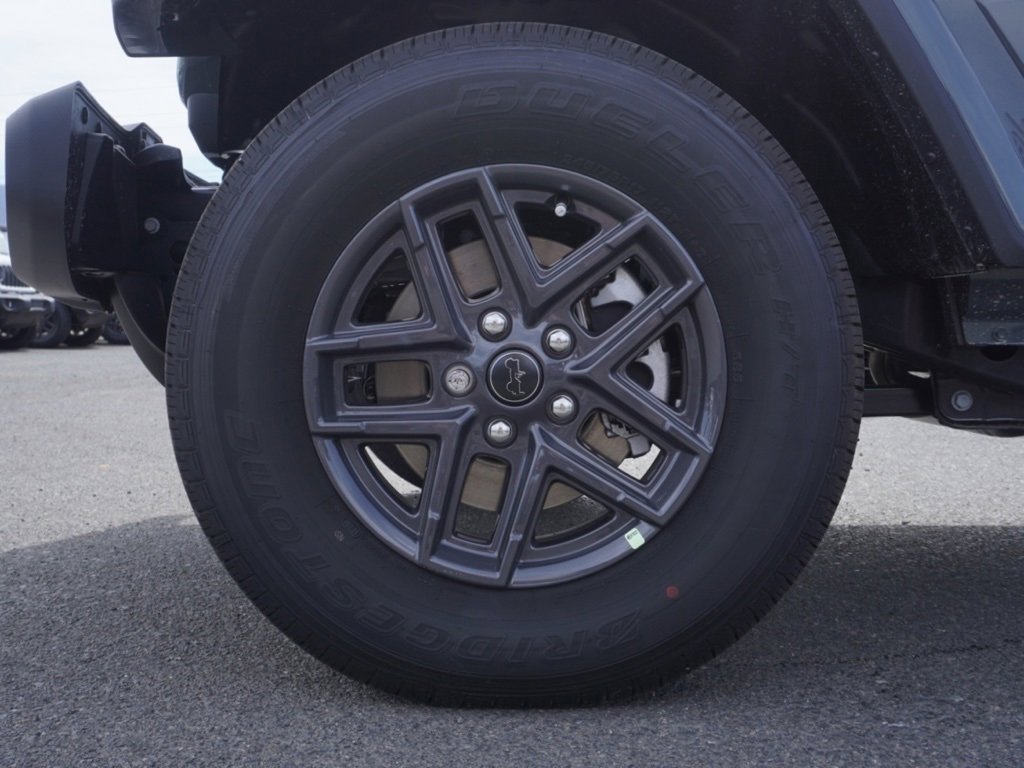 New 2025 Jeep Gladiator Sport S image 11