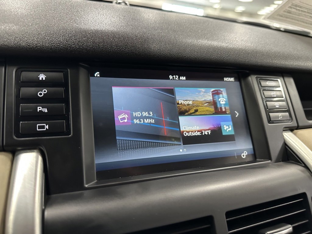 Used 2018 Land Rover Discovery Sport HSE image 21