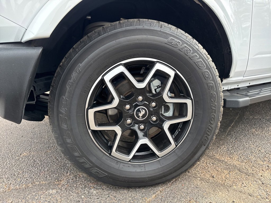 Used 2024 Ford Bronco Outer Banks image 2