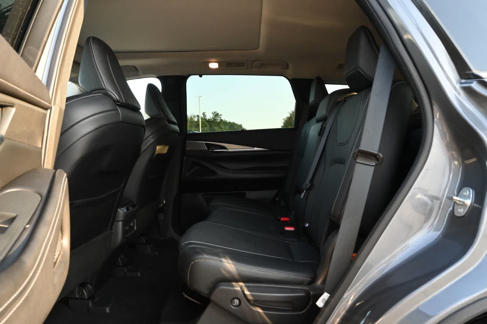 Used 2023 INFINITI QX60 Luxe AWD/4WD image 19