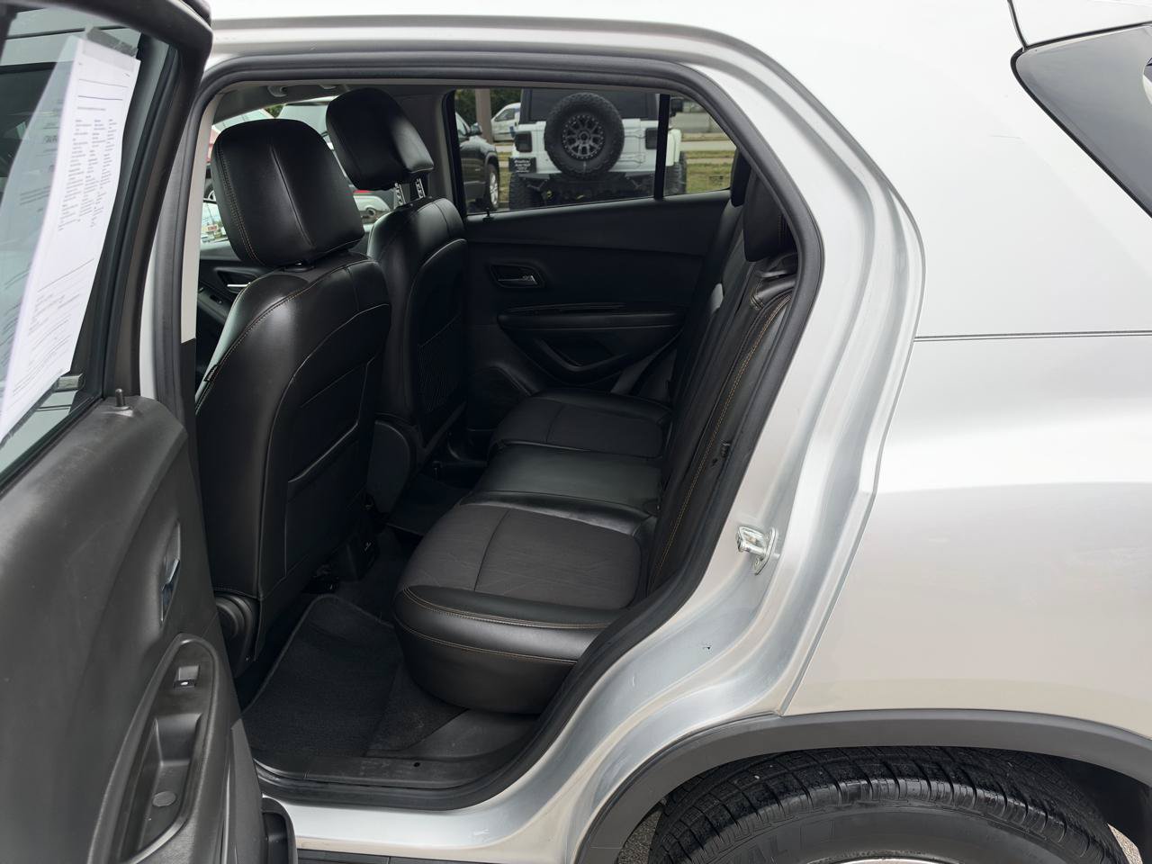 Used 2018 Chevrolet Trax LT w/ LT Convenience Package AWD/4WD image 11
