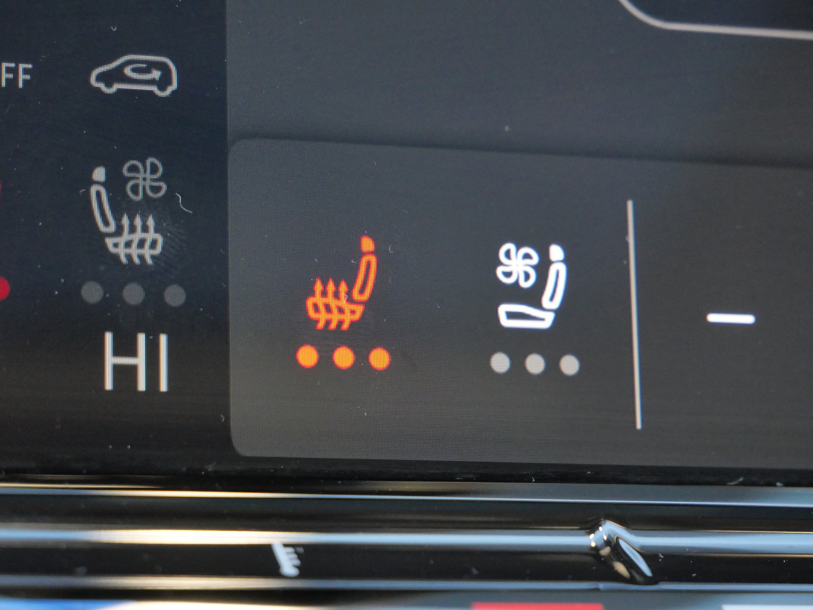 Certified 2025 Volkswagen Atlas SEL Premium R-Line image 30