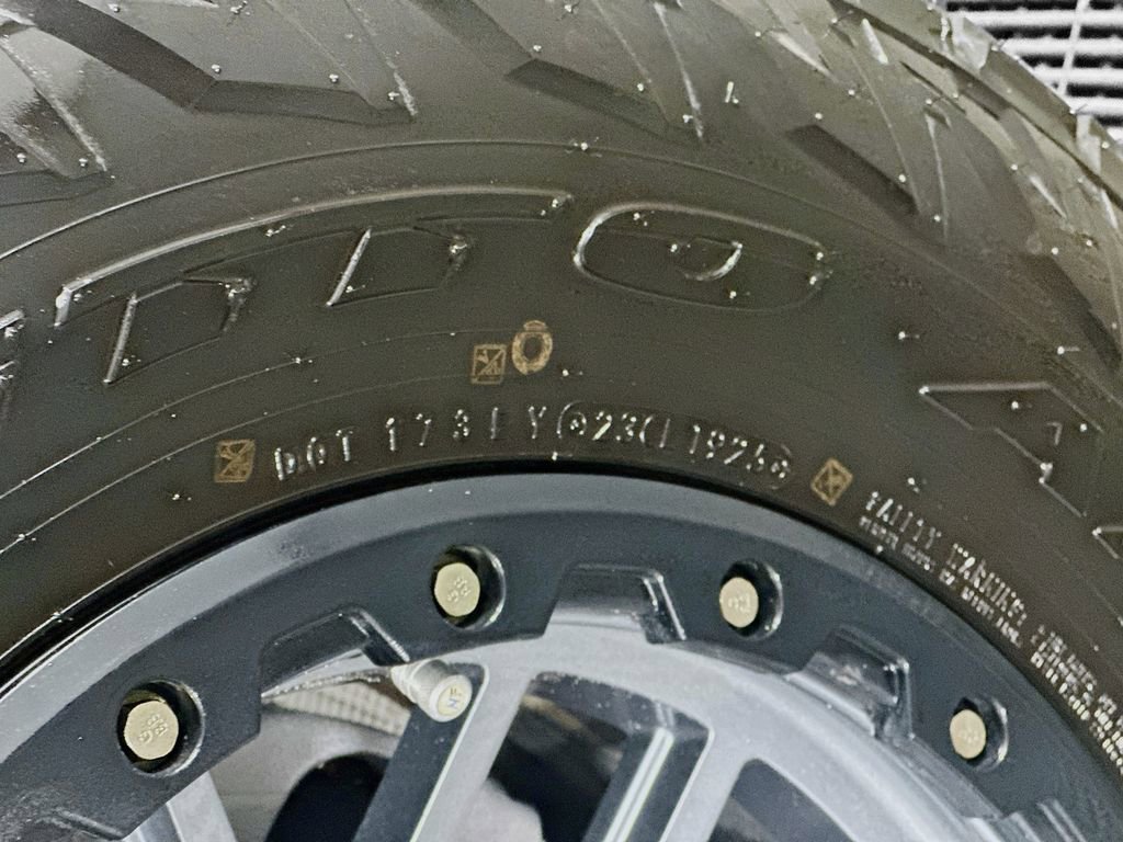 Used 2025 Jeep Wrangler Sport image 33