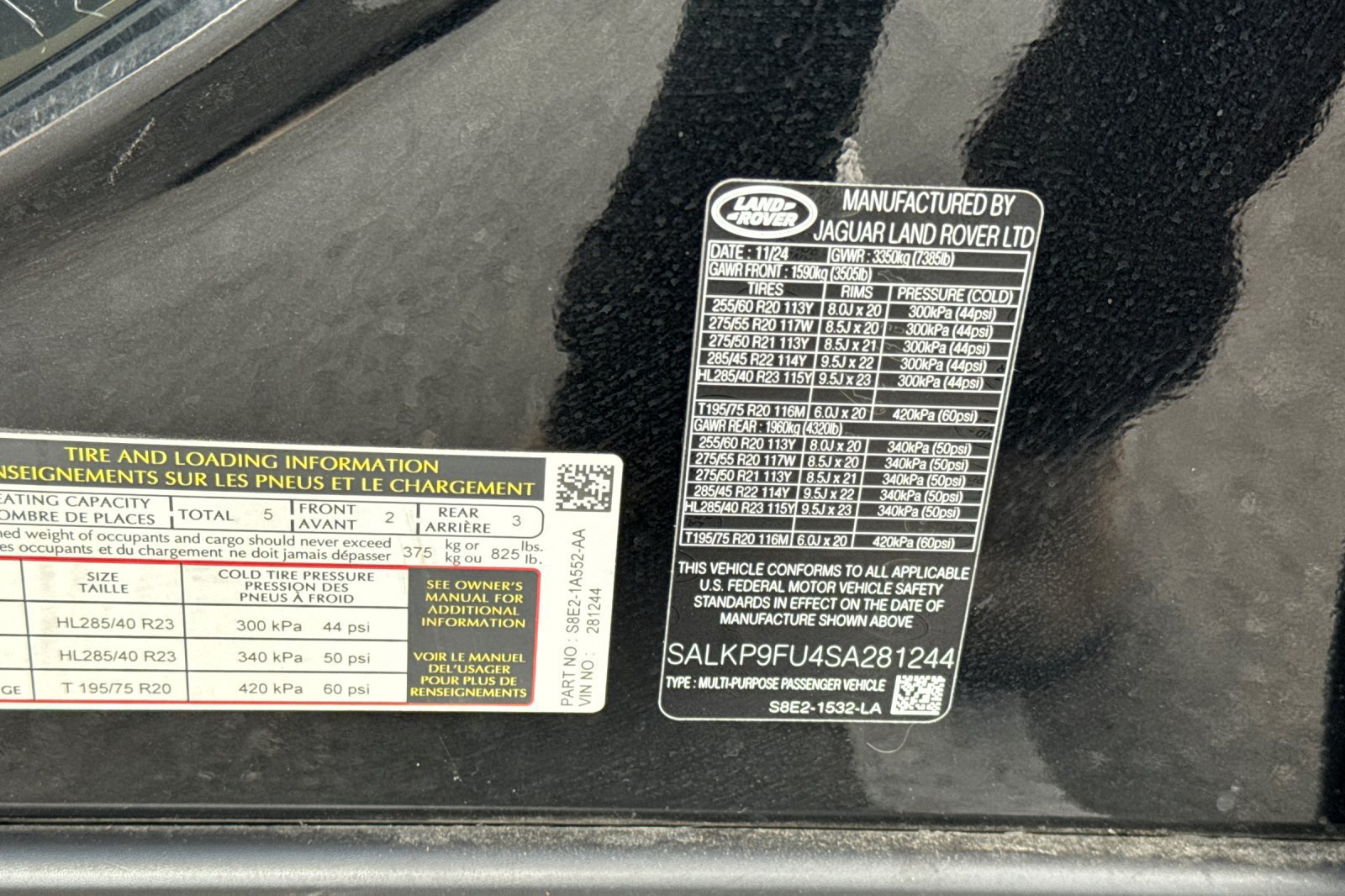 Certified 2025 Land Rover Range Rover SE AWD/4WD image 35