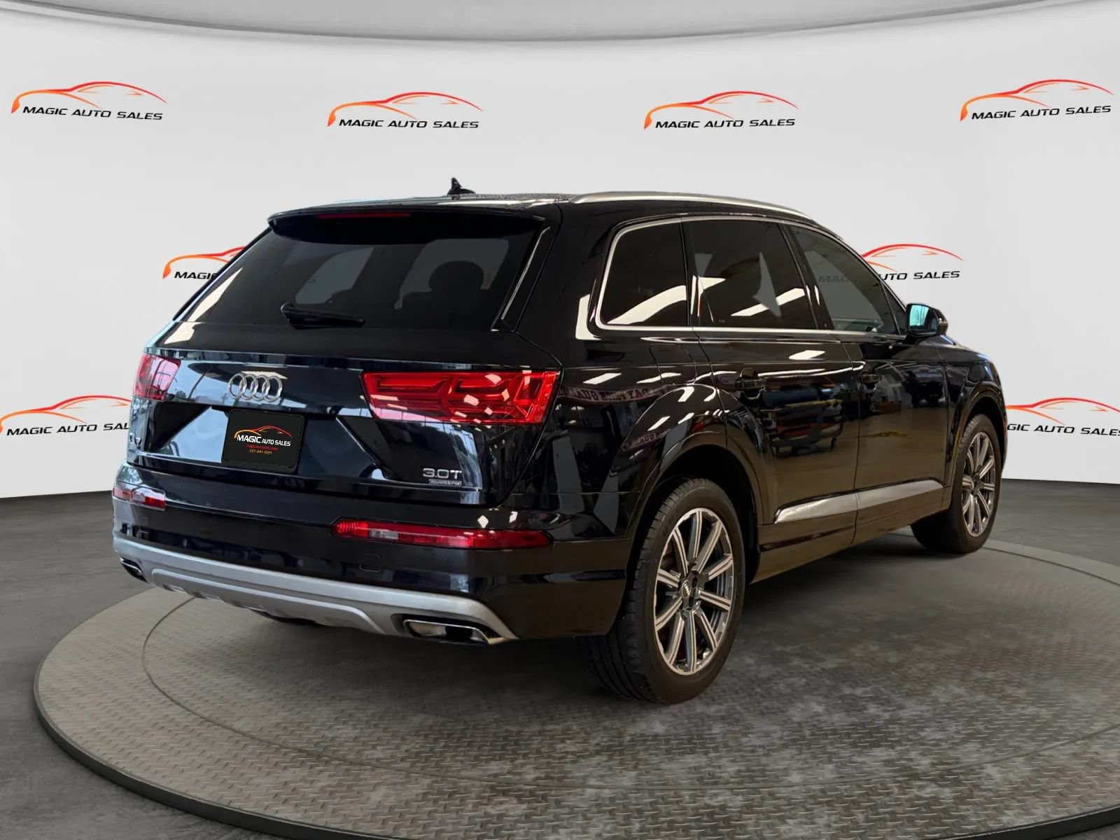 Used 2017 Audi Q7 3.0T Premium Plus AWD/4WD image 10