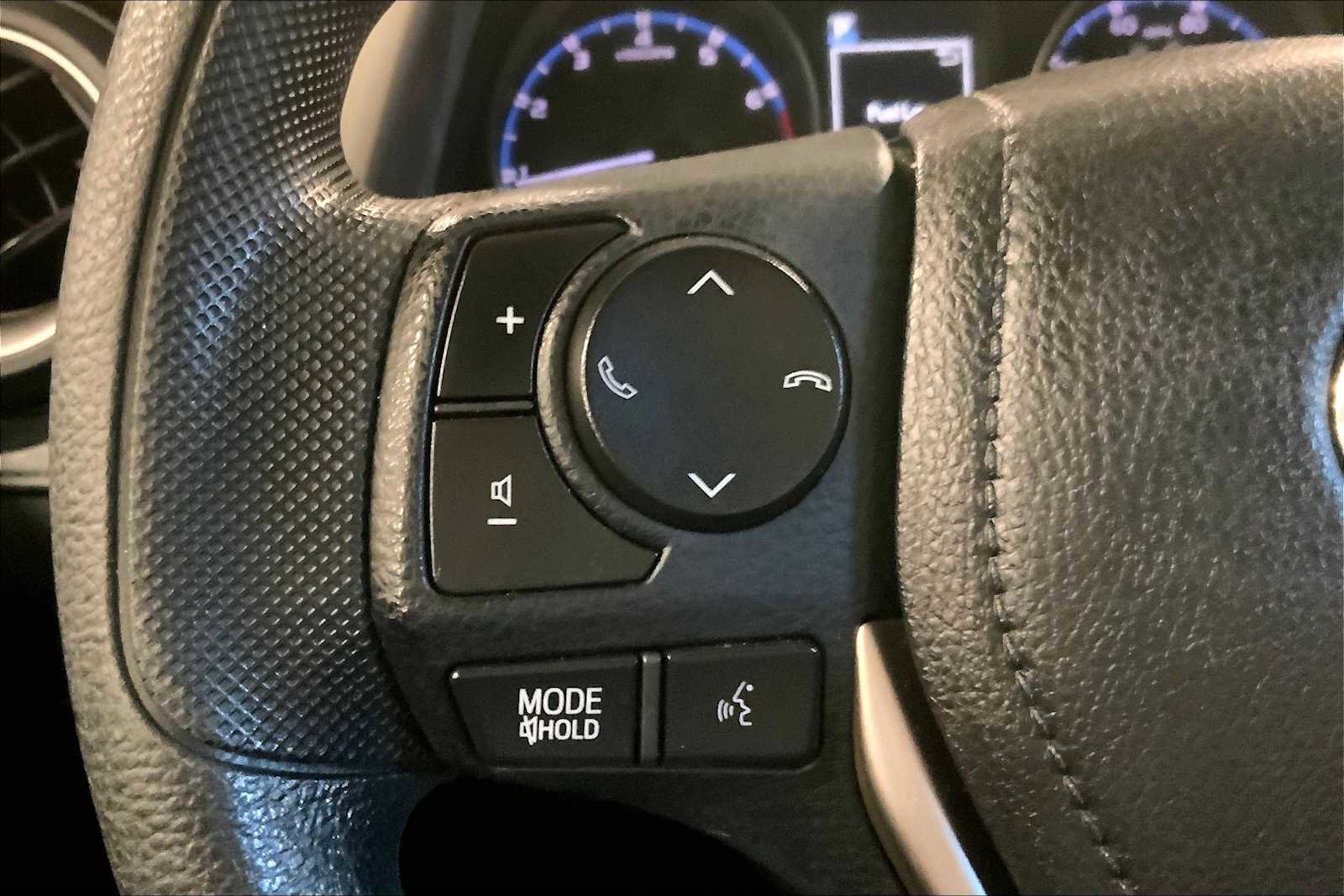 Used 2017 Toyota RAV4 LE w/ Carpet Mat Package image 20