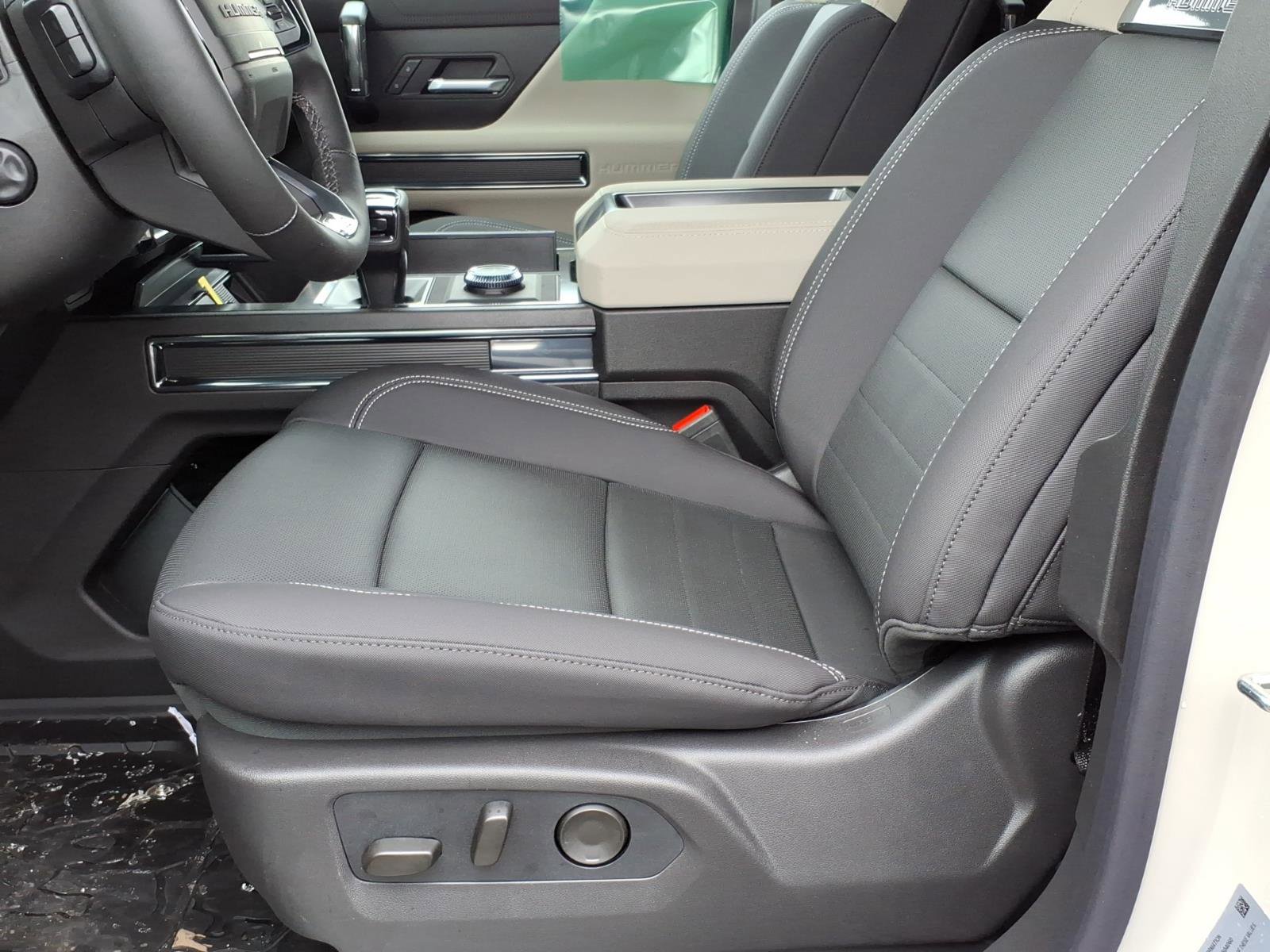 New 2026 GMC Hummer EV SUV w/ LPO, Dark Essentials Package image 14