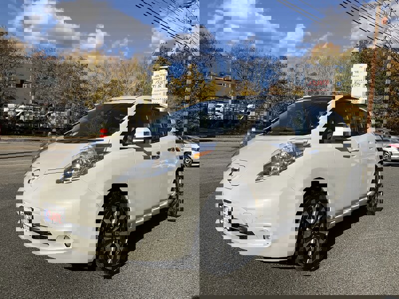 Used 2014 Nissan Leaf SL w/ Premium Package