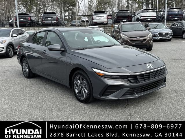 Used 2025 Hyundai Elantra Blue