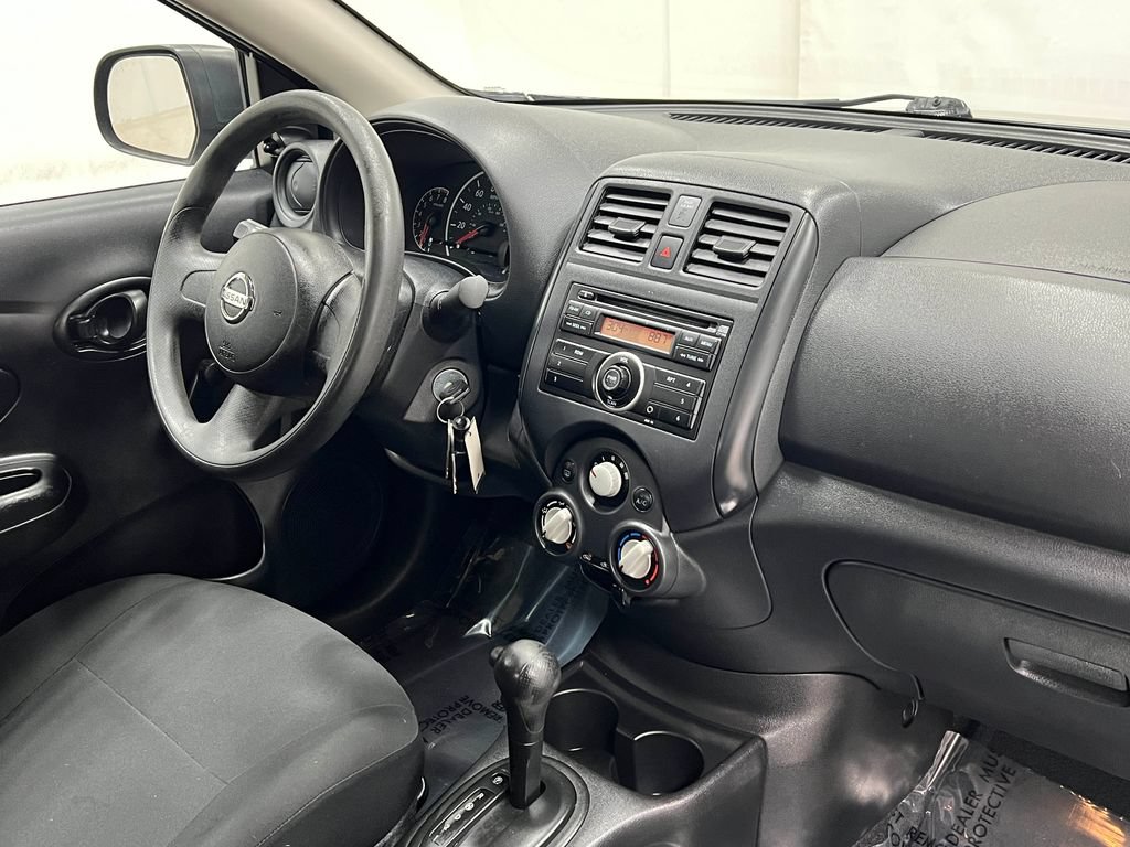 Used 2014 Nissan Versa S FWD image 18