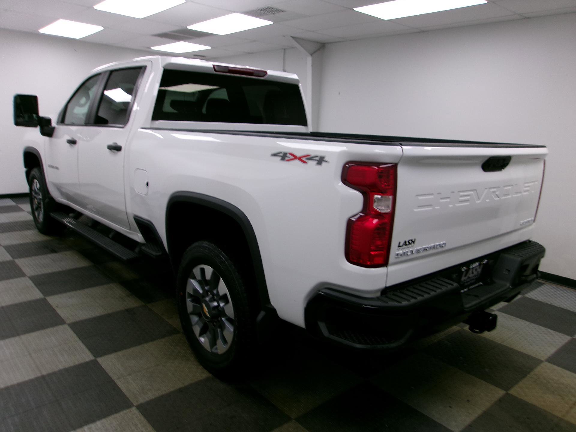 Used 2023 Chevrolet Silverado 2500 Custom w/ Custom Convenience Package image 2