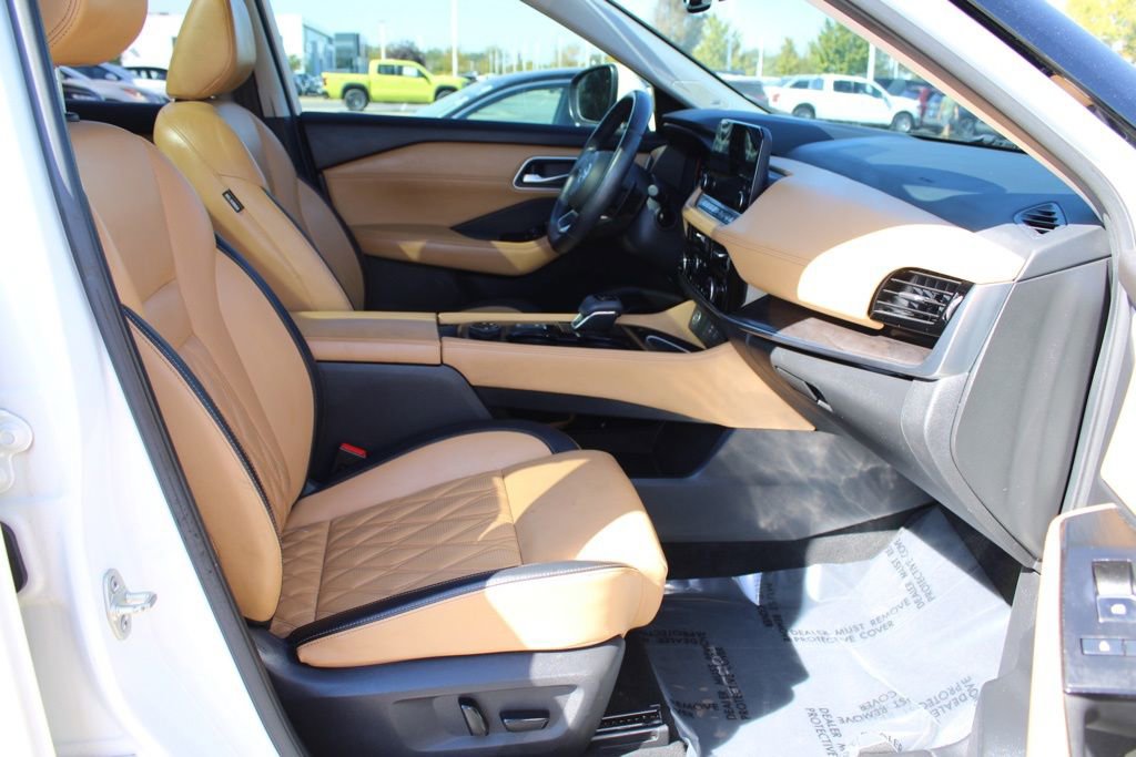 Used 2021 Nissan Rogue Platinum image 21