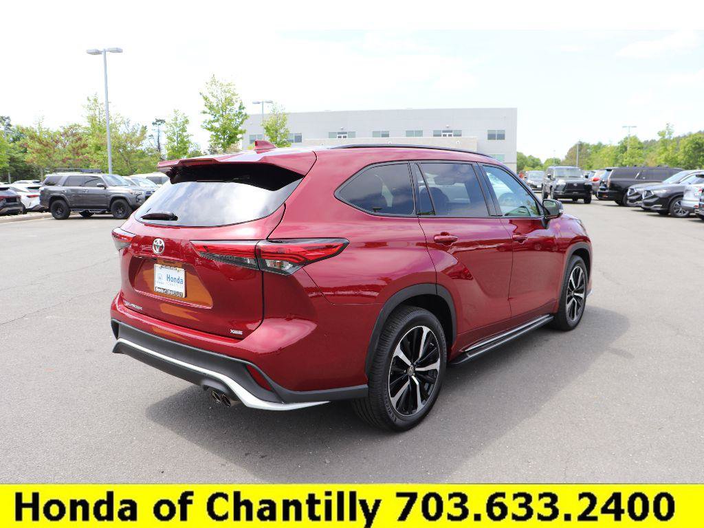 Used 2022 Toyota Highlander XSE FWD image 7