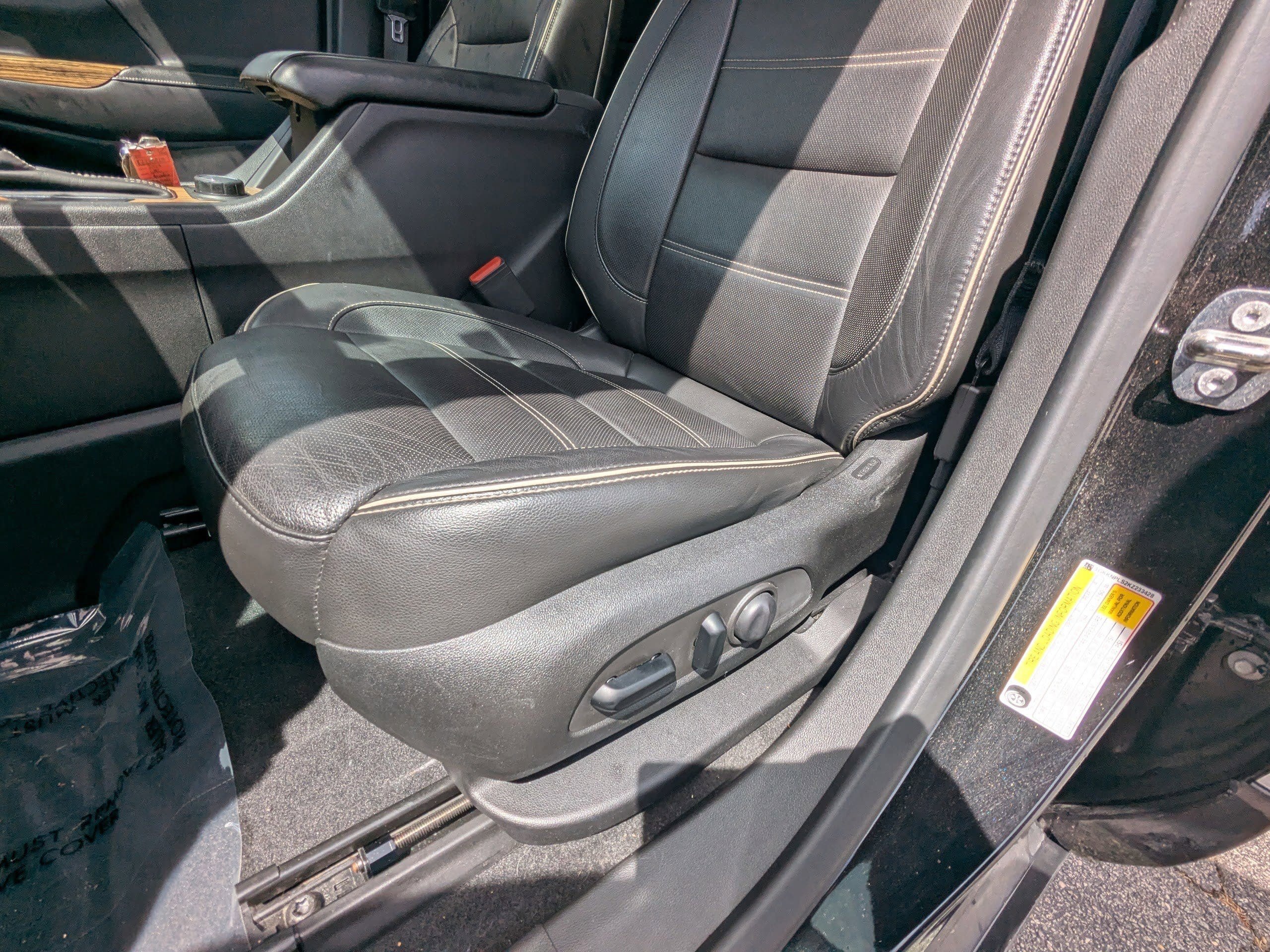 Used 2019 GMC Acadia Denali w/ Technology Package FWD image 22