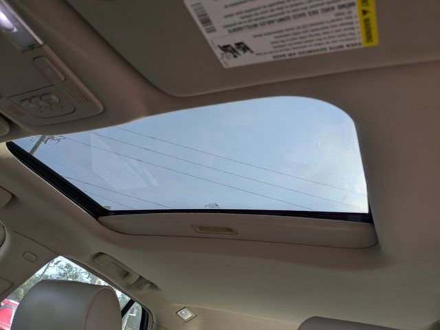 Used 2011 Cadillac DTS Luxury image 19