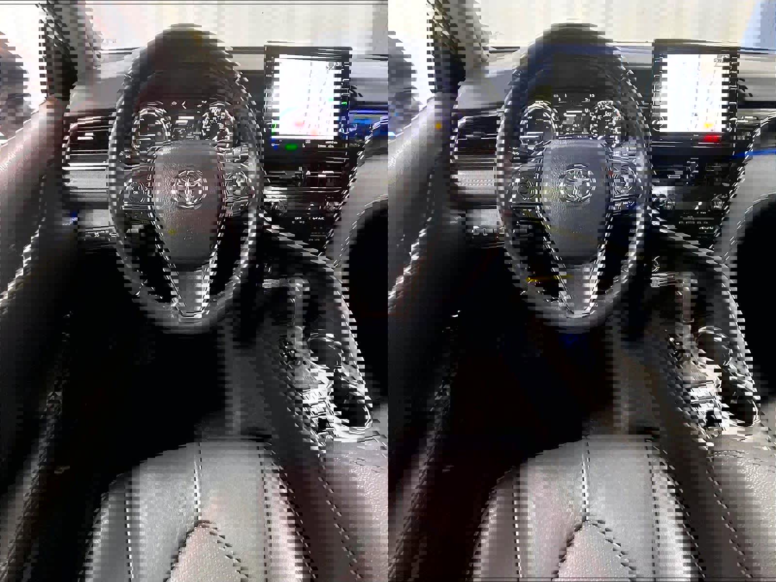 Used 2021 Toyota Camry XSE w/ Navigation Upgrade Package FWD image 17