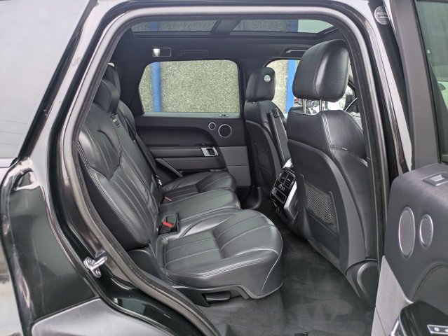 Used 2016 Land Rover Range Rover Sport HSE image 28