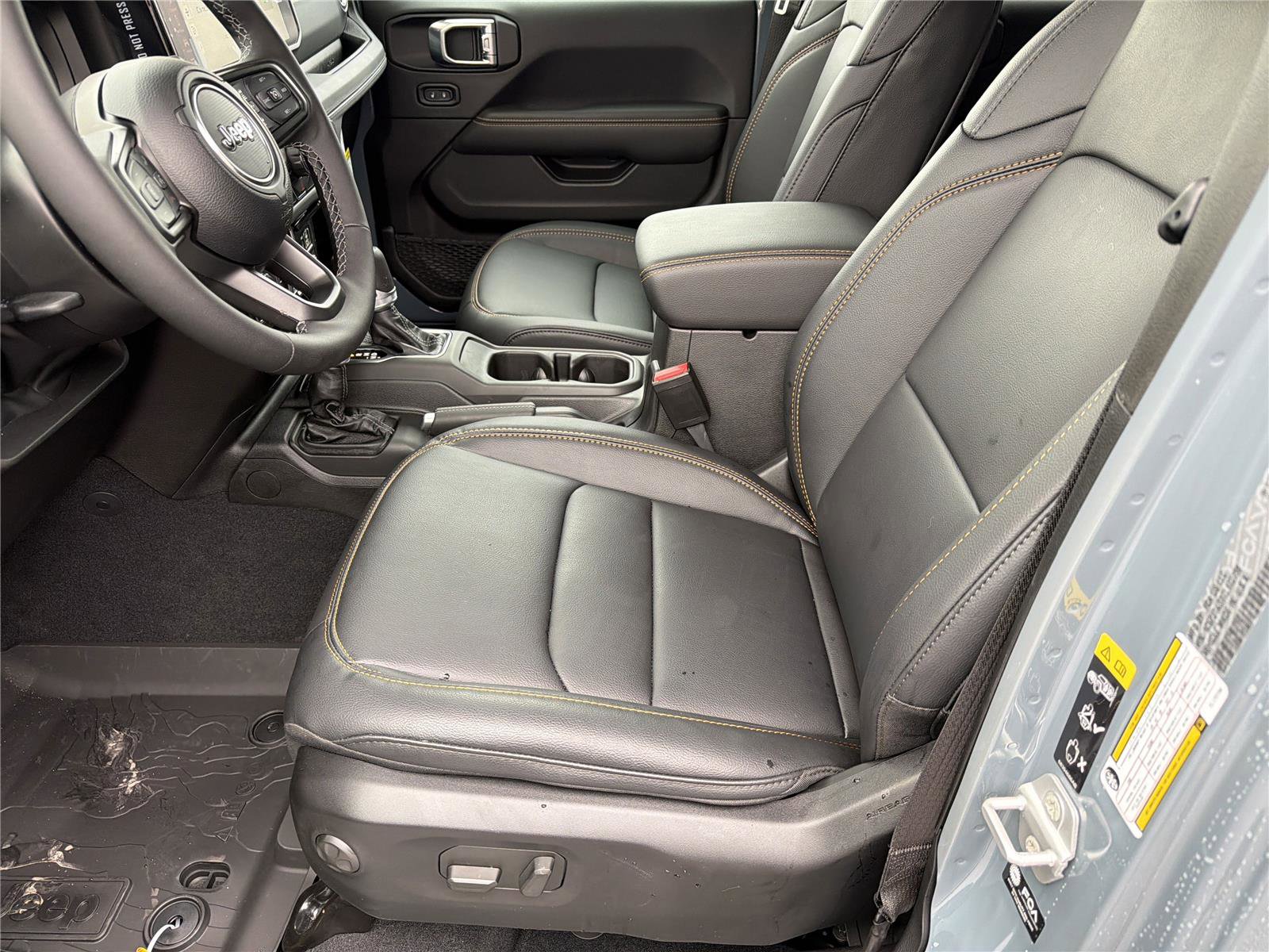 New 2026 Jeep Gladiator Sahara image 6