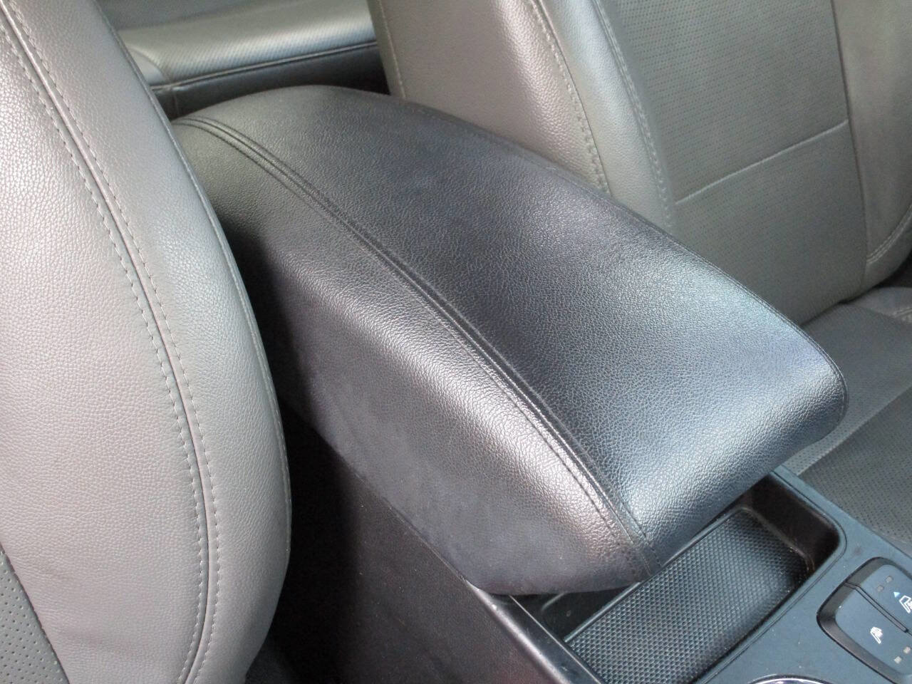 Used 2014 Hyundai Sonata Limited w/ Technology Package 05 FWD image 21