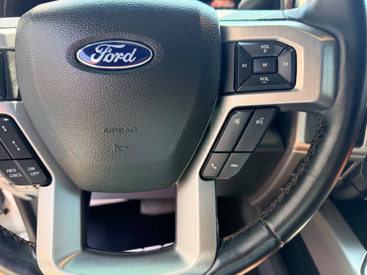 Used 2022 Ford F450 Platinum w/ FX4 Off-Road Package AWD/4WD image 47