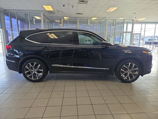 Certified 2023 Acura MDX FWD w/ Technology Package image 9