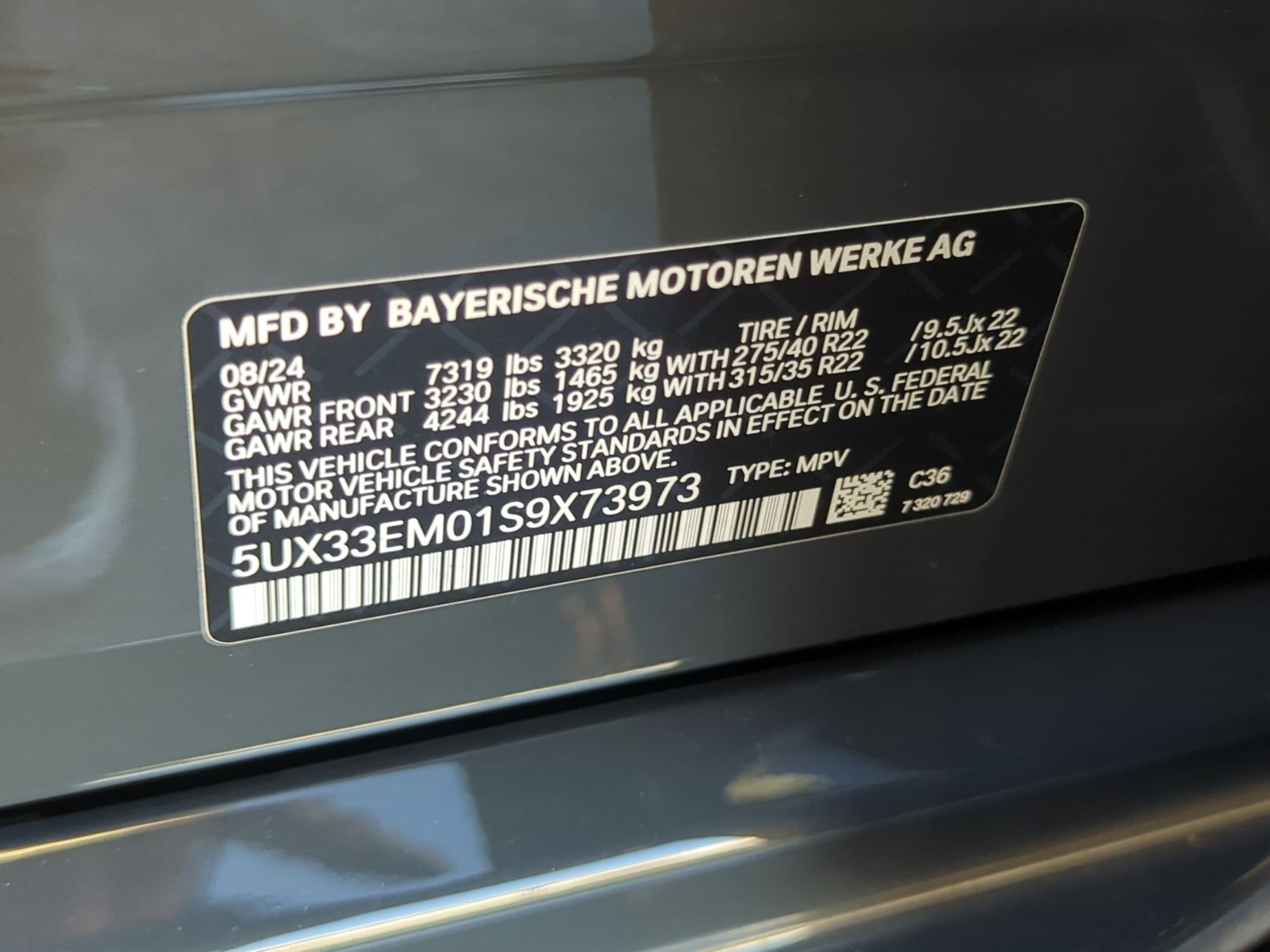 Used 2025 BMW X7 M60i w/ Executive Package image 36