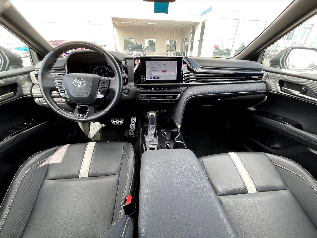 Used 2025 Toyota Camry SE FWD image 5