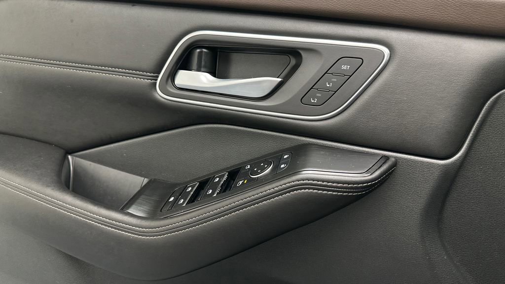 Certified 2021 Nissan Rogue SL w/ Premium Package image 18