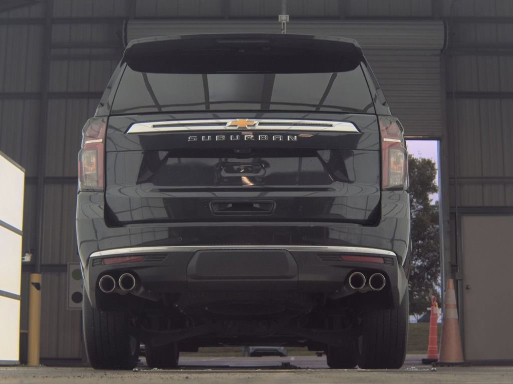 Used 2023 Chevrolet Suburban High Country AWD/4WD image 8