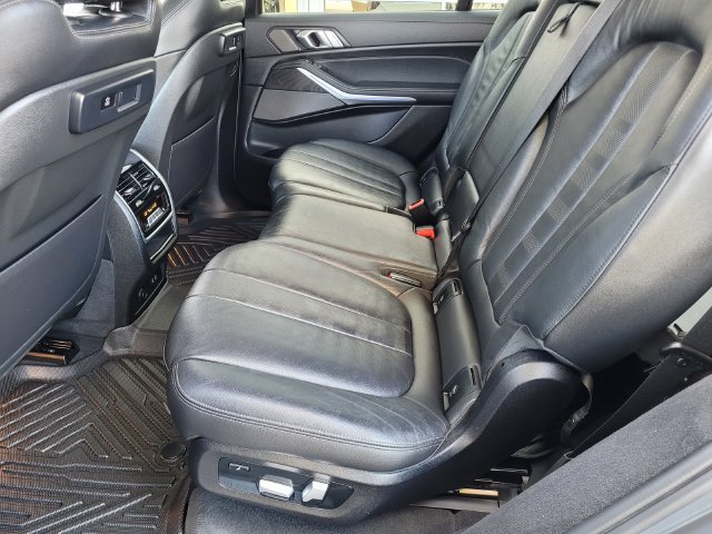 Used 2021 BMW X7 xDrive40i w/ Premium Package AWD/4WD image 15