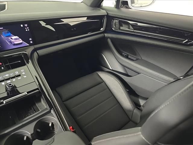 Certified 2026 Porsche Panamera 4 AWD/4WD image 24