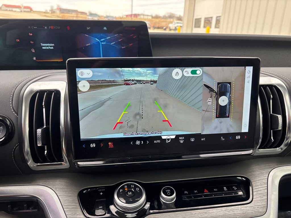 Used 2025 Ford Expedition Max Platinum w/ Driver's Package image 36