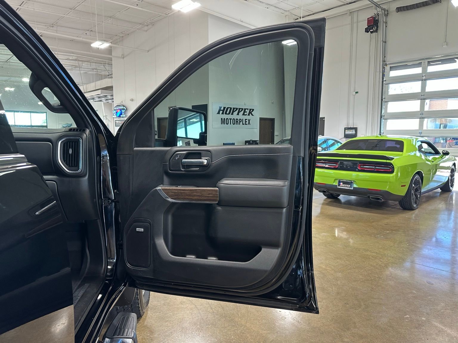 Used 2021 Chevrolet Silverado 3500 High Country image 42