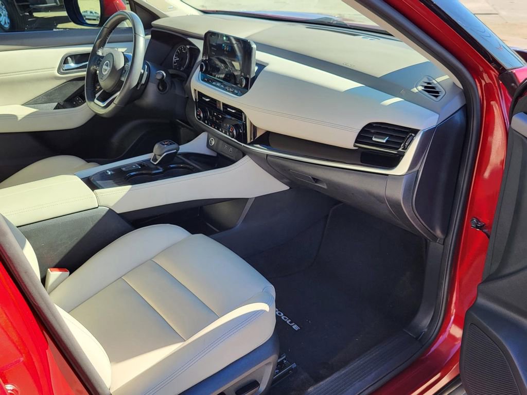 Used 2023 Nissan Rogue SL w/ SL Premium Package image 9