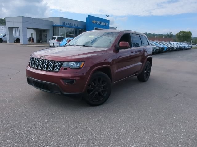 Used 2019 Jeep Grand Cherokee Altitude AWD/4WD image 3