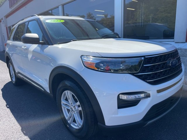 Used 2023 Ford Explorer XLT w/ Equipment Group 202A image 2