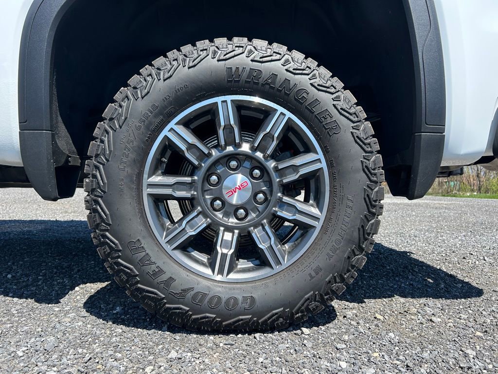 Used 2024 GMC Sierra 1500 AT4 w/ AT4 Preferred Package image 15