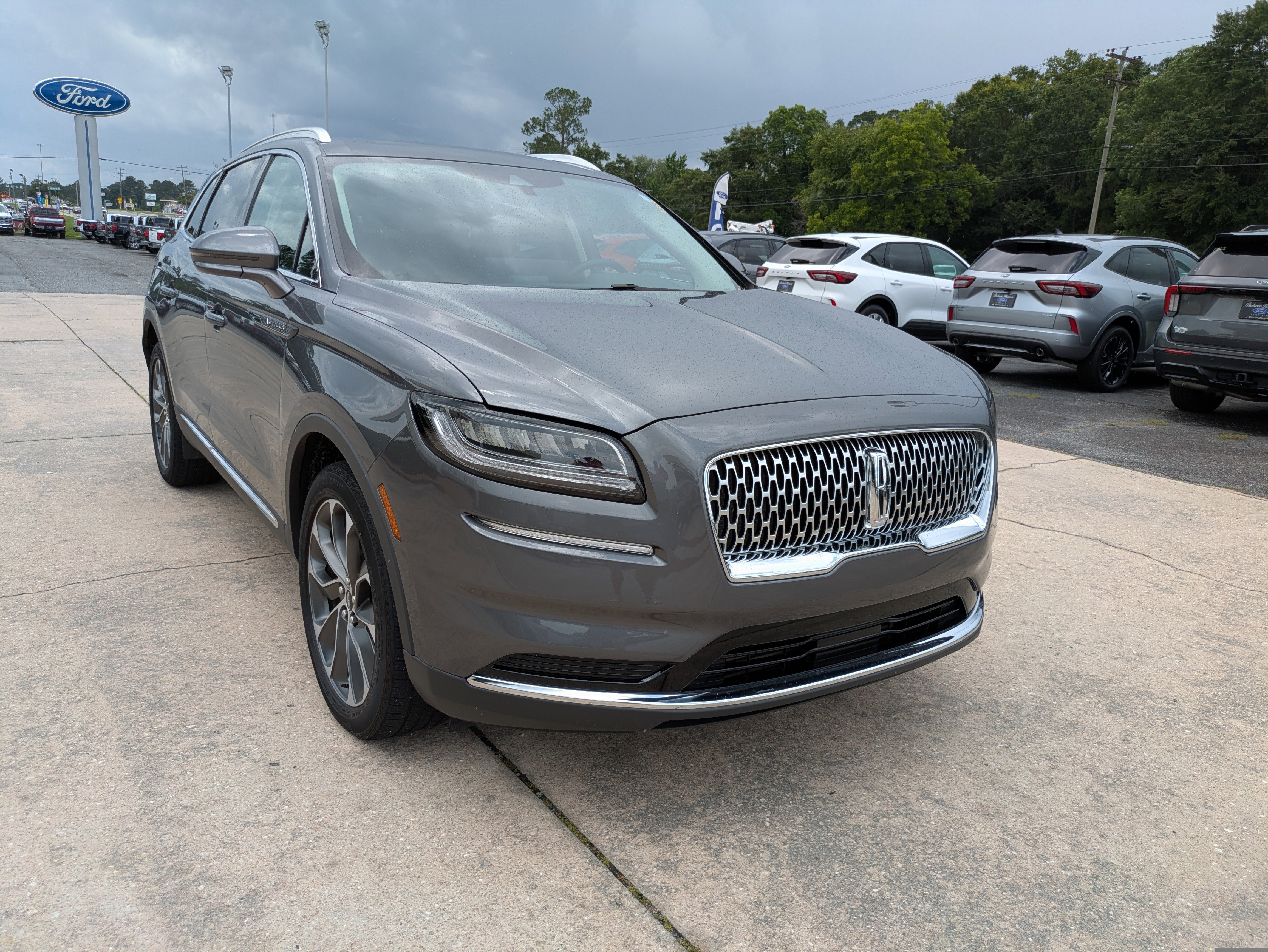 Used 2022 Lincoln Nautilus Reserve w/ Cargo Utility Package image 4