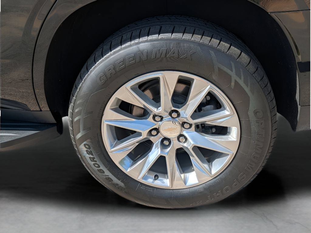 Used 2024 Chevrolet Tahoe Premier RWD image 3