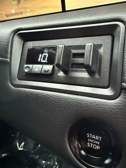 Used 2025 Nissan Armada Platinum Reserve image 33